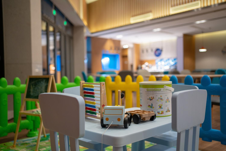 Food & Drinks 5, Holiday Inn Express Pinghu Economic Development Zo By IHG, Jiaxing