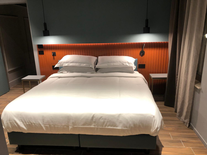 Others 2, Materiaprima camere-rooms, Mantua