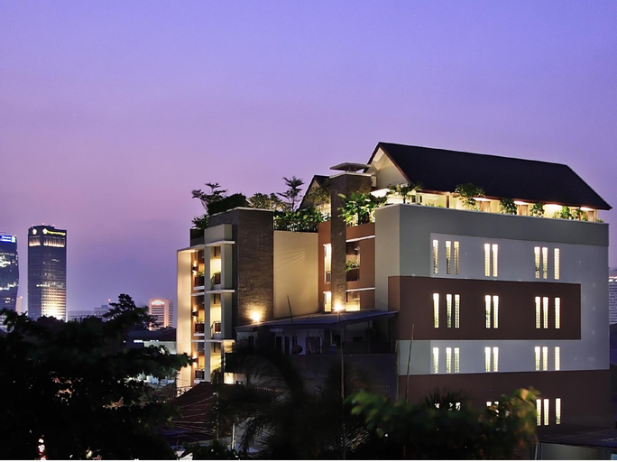 Exterior 5