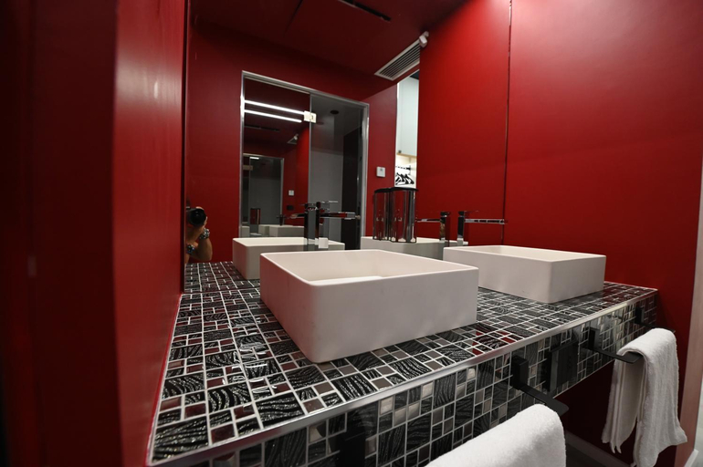 Bathroom 3, CHIC HOUSE MATERA - Design e Parking a 200m dai Sassi, Matera
