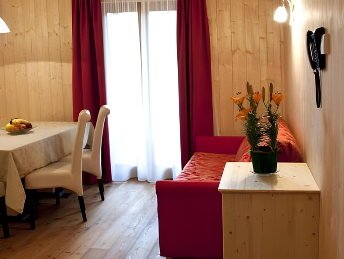 Bedroom 2, Appartments Helvetia, Bolzano