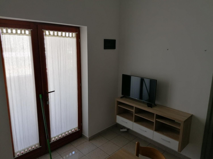Others 4, Apartments Maricic, Nin