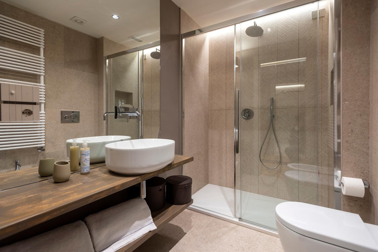 Bathroom 5, Agriturismo Speziale Wine Resort, Cuneo