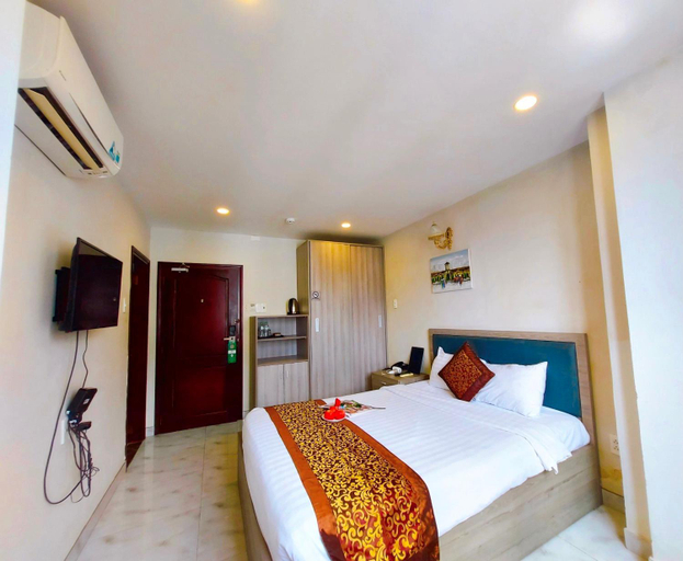 Bedroom 12