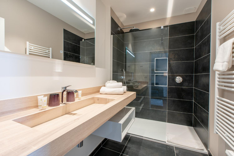 Bathroom 2, Le Clos du Colombier 1817 Vignes & Spa, Côte-d'Or
