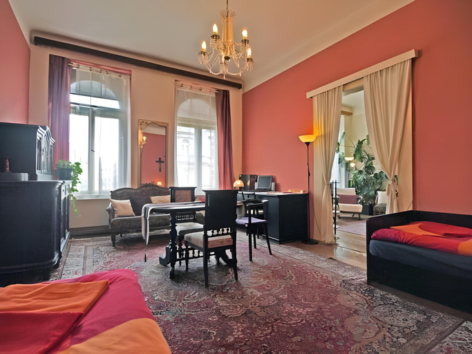 Bedroom 2, Petrin Park Apartments - 10 min walk to Charles Bridge, Praha 1
