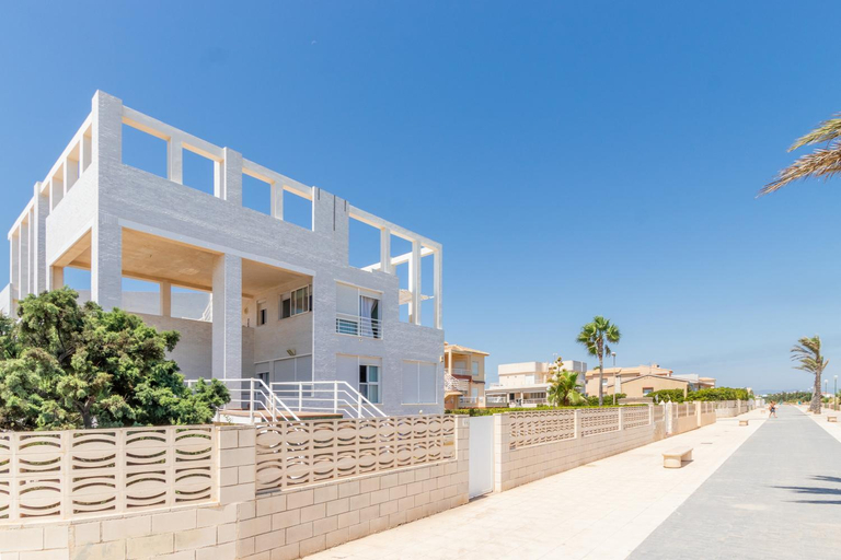 Others 5, Primera Linea de Playa, Valencia