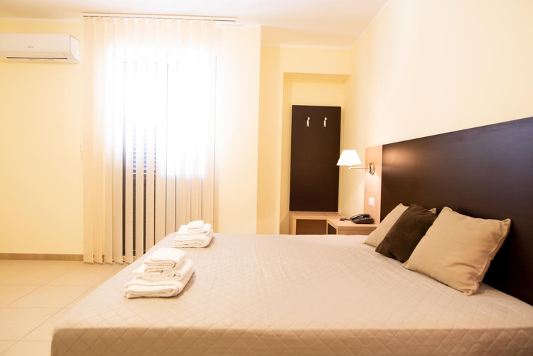 Bedroom 2, G&G Hotel, Catania