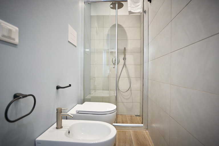 Shower 5, La Terrazza sul Barocco, Ragusa
