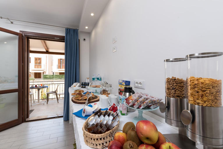 Food & Drinks 4, B&B Reset confort & relax, Trapani