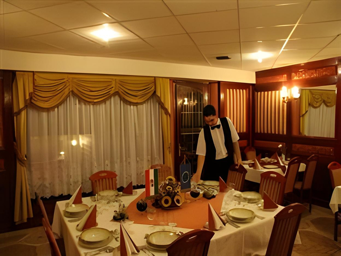 Food & Drinks 4, Szinbad Hotel, Pécs