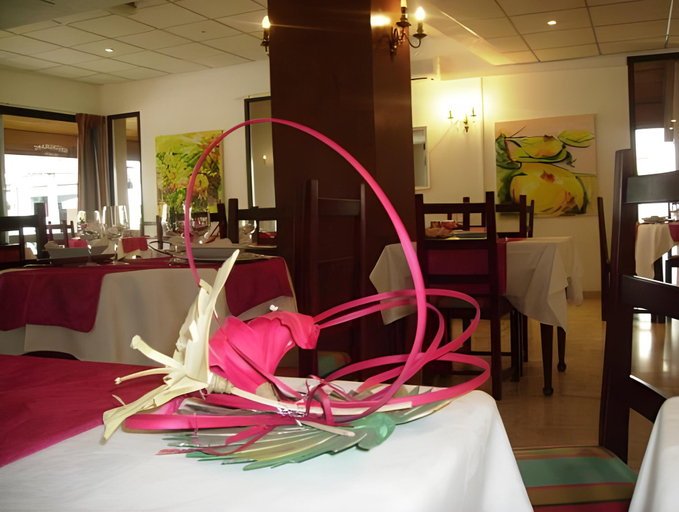 Food & Drinks 5, Hotel Restaurant De La Paix, Gers