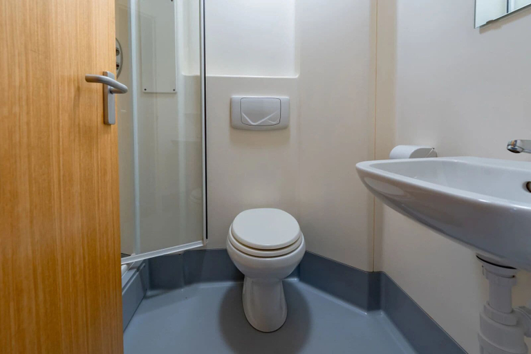 Bathroom, For Students Only Canvas The Heights in Birmingham, Birmingham