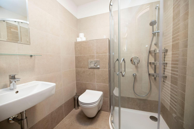 Bathroom 4, Hotel Rakovec, Brno