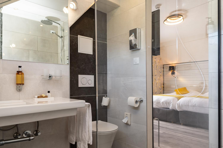 Bathroom 3, Logis Hotel Des Vosges, Haut-Rhin