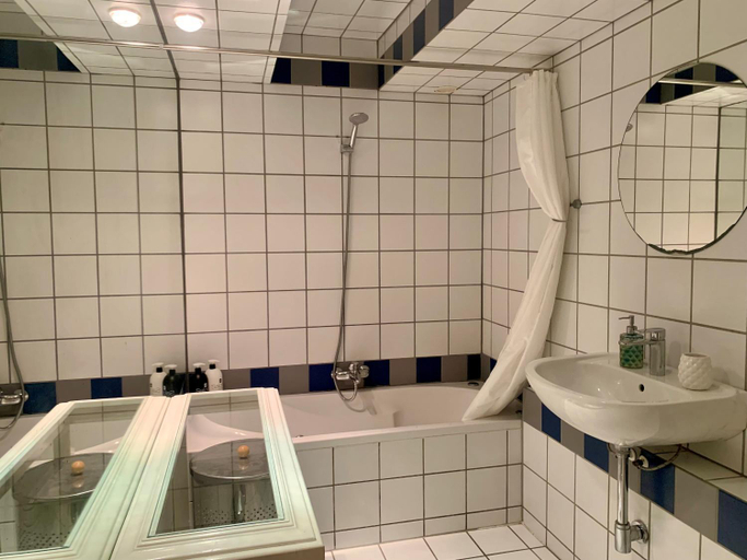 Bathroom, Jordan Canal Studio, Amsterdam