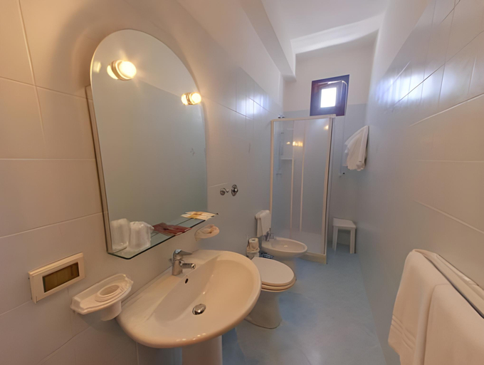 Bathroom 3, Agave Superior Rooms, Trapani