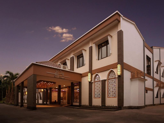 Exterior 2