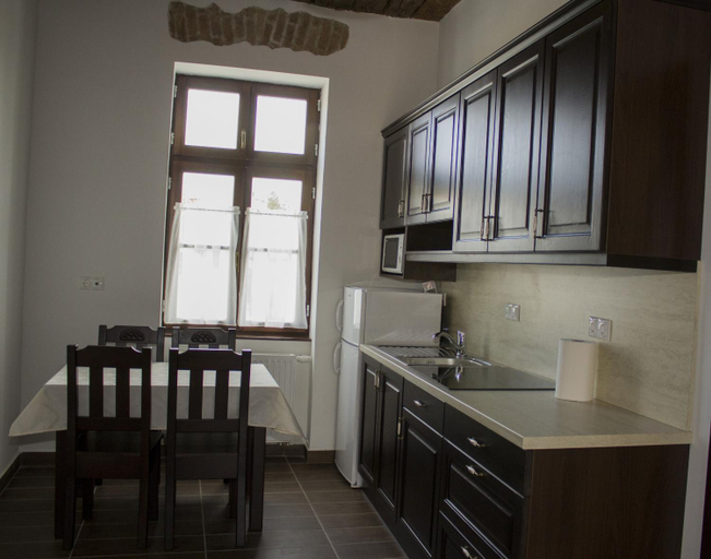 Others 5, Pekapartman, Kőszeg