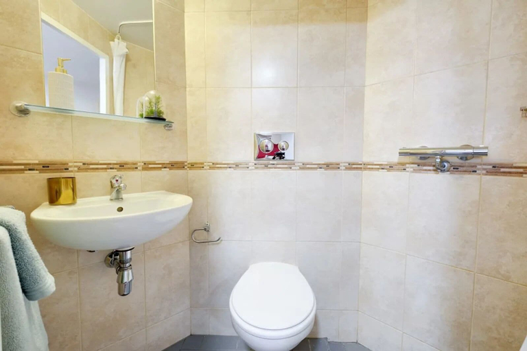 Bathroom 3, For Students Only Nottingham Two, Nottingham