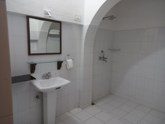 Bathroom 4, Sankhu Niwas, Bikaner
