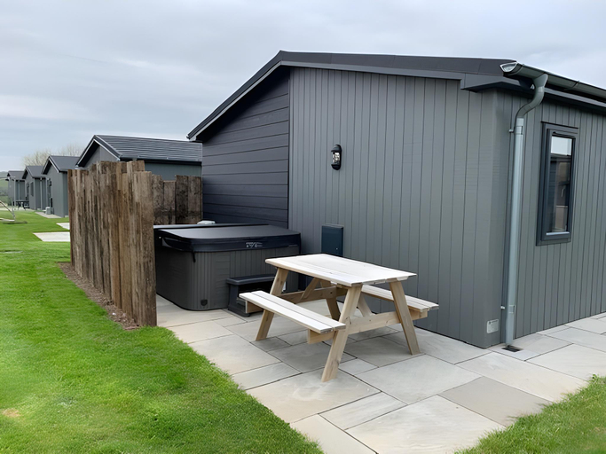 Others 2, Ael-Y-Bryn - Luxury Lodge, Hot Tub, Pet Friendly, Pembrokeshire