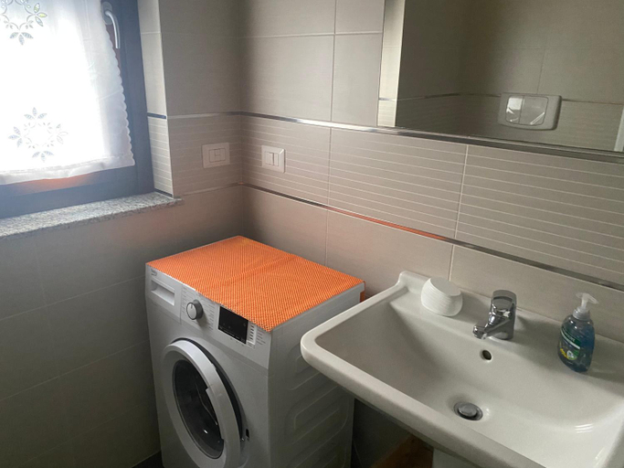 Bathroom 2, Casa Bormio, Varese
