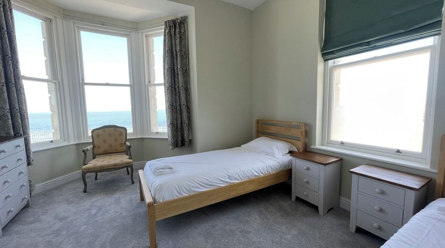Bedroom 2, Margate uninterrupted sea views, Kent