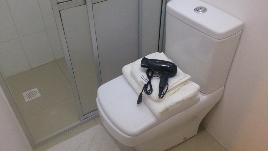 Bathroom 3, Hostal del Rio, Concepción