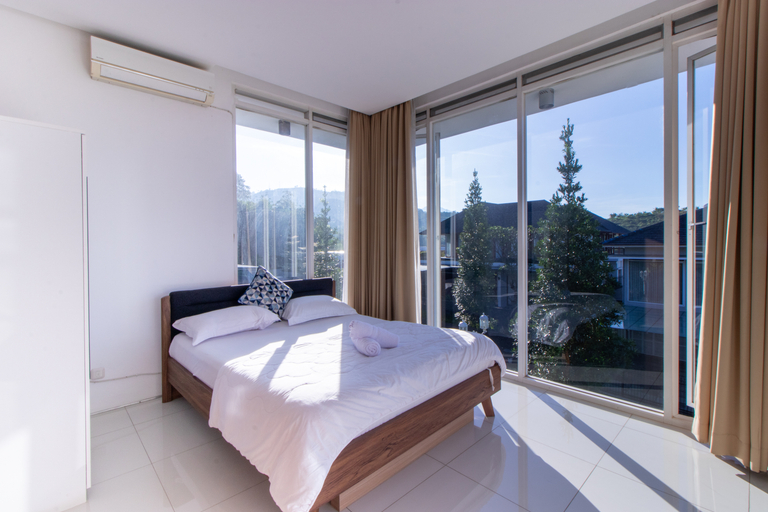Bedroom 5, De Reiz Villa Golf Syariah 4BR Family Only, Bandung