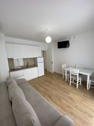 Others 3, Sempaola Borsh Apartments, Sarandës