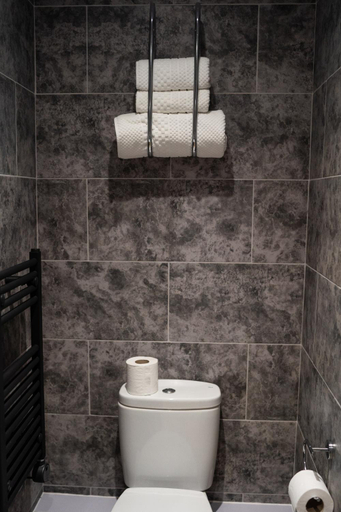 Bathroom 3, The Plough Itchen Abbas, Hampshire