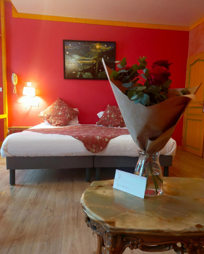 Bedroom 3, Les Arcades Le Lion D'or, Drôme