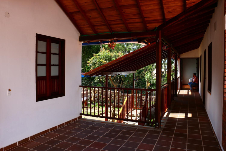 Others 2, Casa Rayma, Contratación
