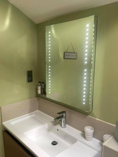 Bathroom, The Black Horse at Ireland, Central Bedfordshire