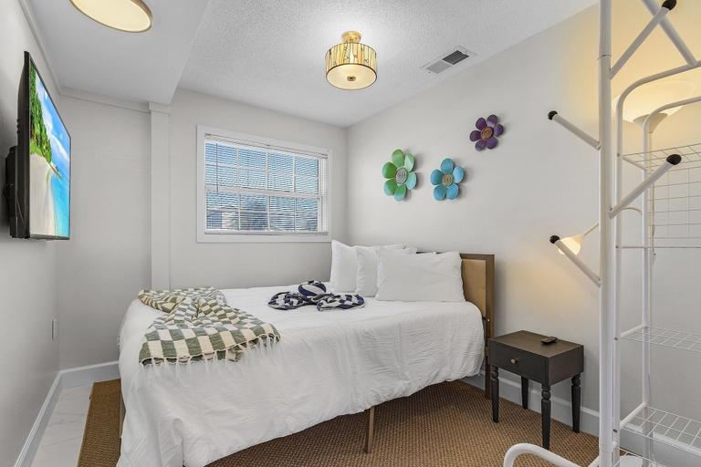 Bedroom 3, 21591 Waterfront Duplex With Pool And Spa 2 Bedroom Home, Lee