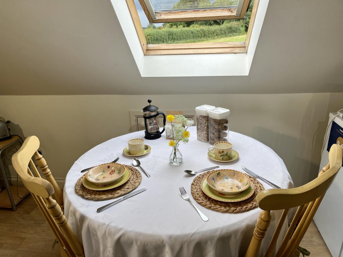 Food & Drinks, Priors Oak B & B, Dorset