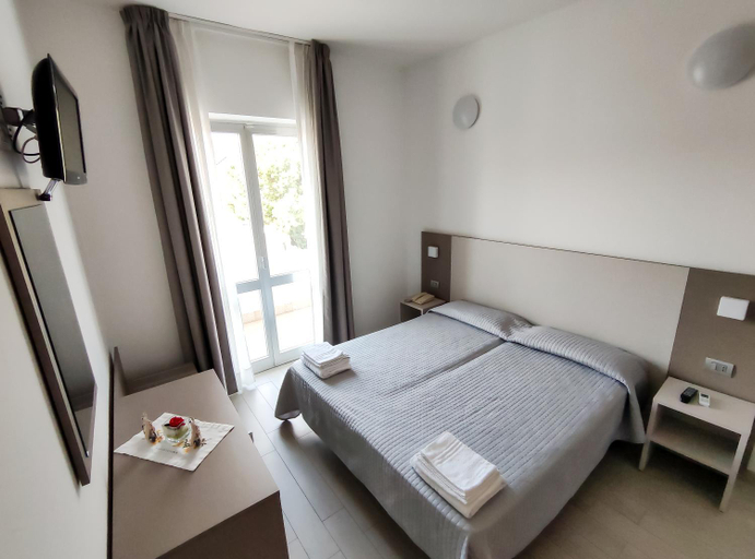 Bedroom 4, Hotel Capitano, Teramo