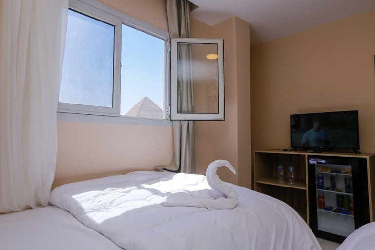 Bedroom 4, kings pyramids view inn, Al-Ahram