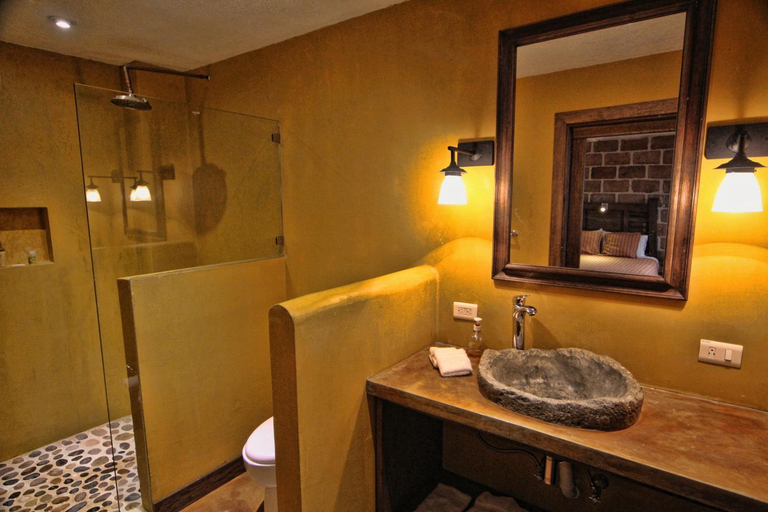 Bathroom 3, Casa Del Reloj, Medellín