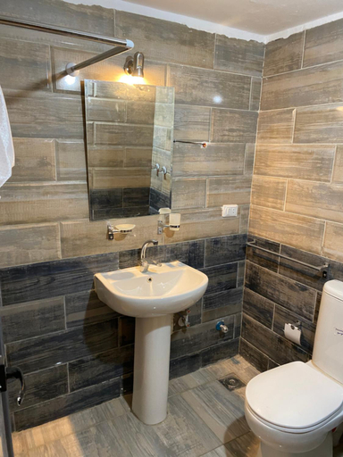Bathroom 12