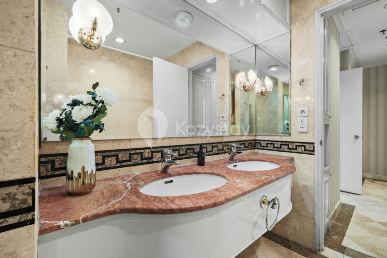 Bathroom 3, Brassia by Kozystay - Thamrin, Central Jakarta