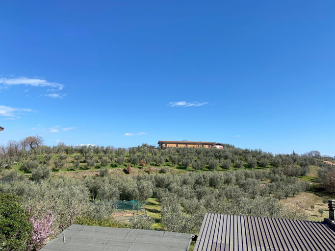 Others 4, Maeva Guesthouse, Brescia