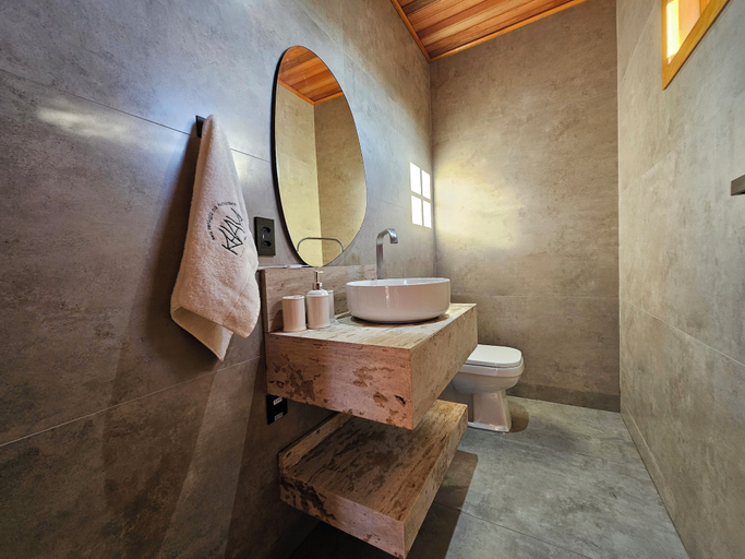 Bathroom 3, Khaya Chalés, Jaboticatubas