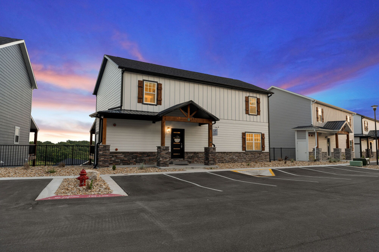 Exterior & Views 2, Cm132-6 -summer Breeze- Sleeps 17 6 Bedroom Home, Taney