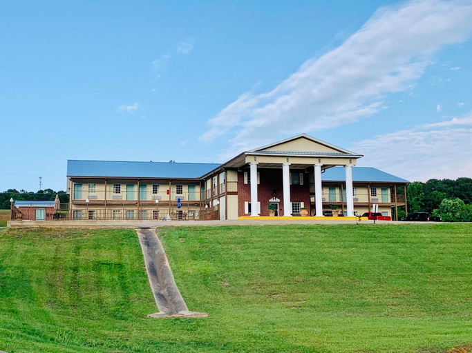 Exterior & Views 2, Weston Inn & Suites, Cherokee
