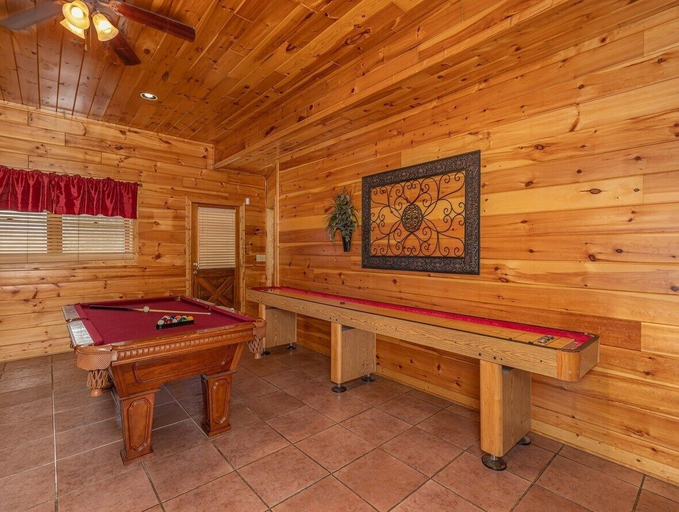 Others 4, Spacious Party Hut Near Attractions by Redawning, Sevier