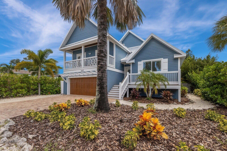 Exterior & Views 2, Tiki By The Sea 5 Bedroom Home, Manatee