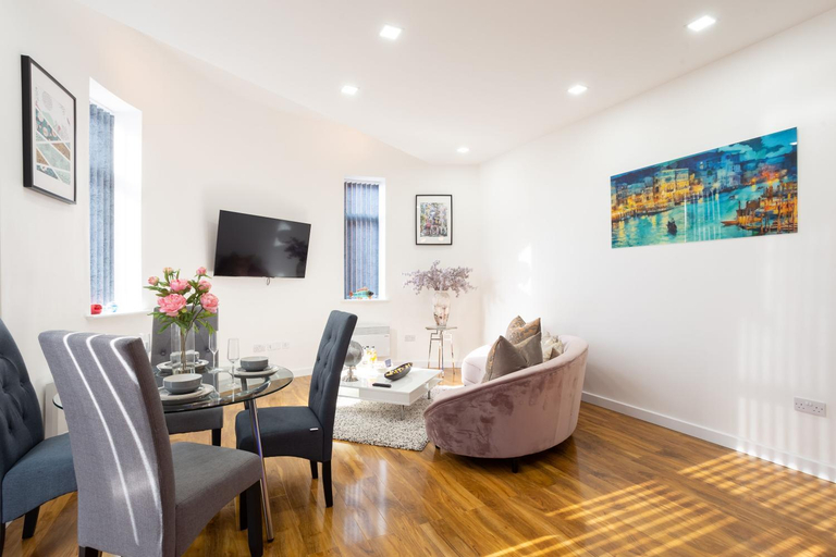 5, Ellerby Guest House, Leeds