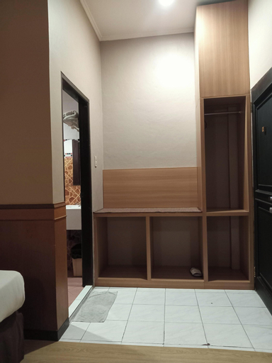 Others 11